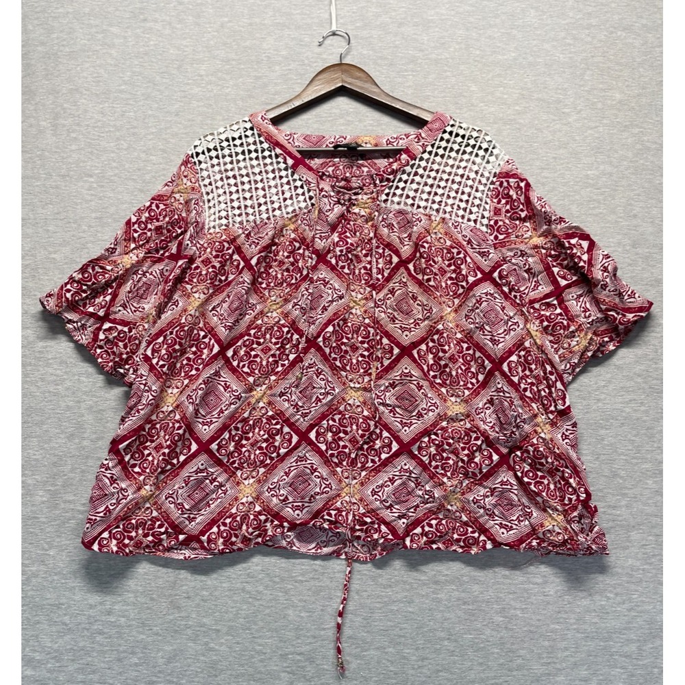 Suzanne Betro Blouse Top Womens 2X Red Geometric Print Rayon Crochet Lace Yoke